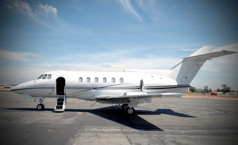 HAWKER-700-3