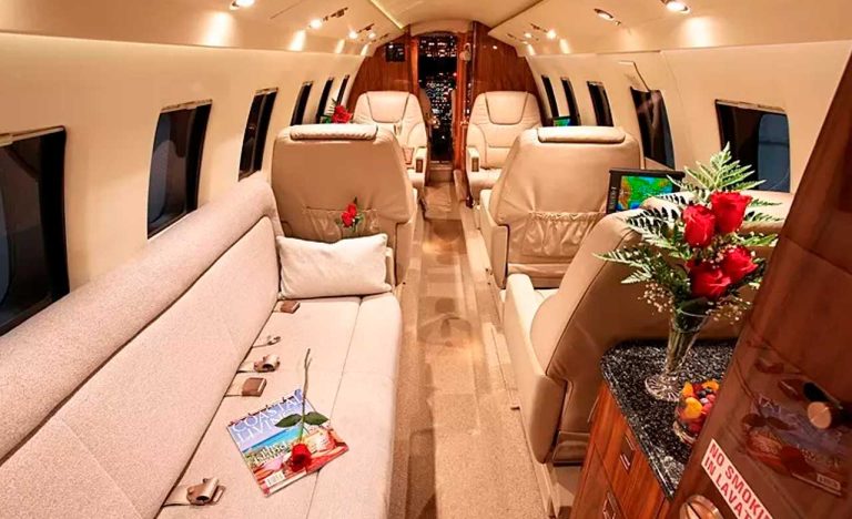 HAWKER-700-6